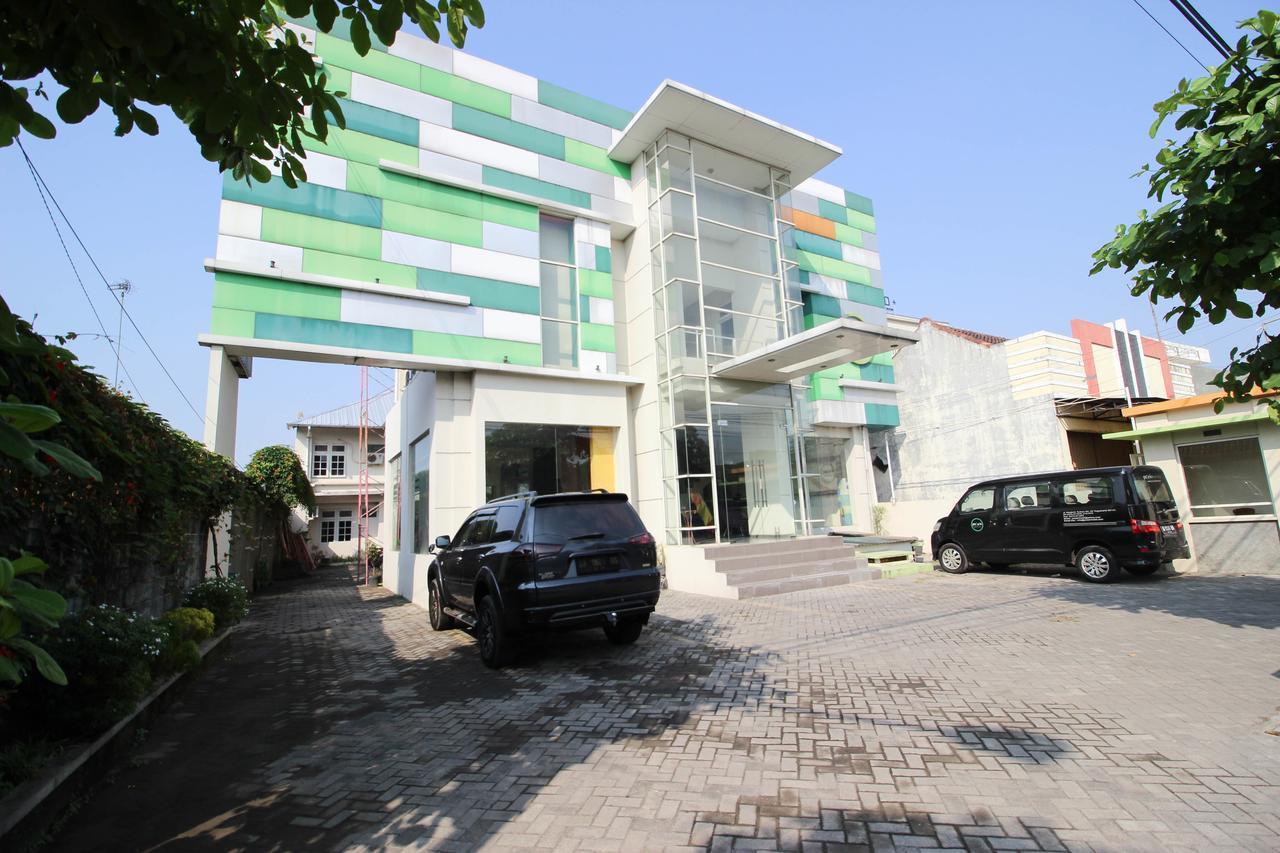 Reddoorz Plus Near Keraton Yogyakarta 2 Hotel Exterior foto